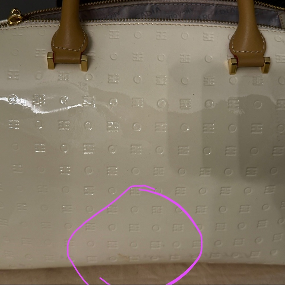 Cream Arcadia. Carried for 1 week. Has cross body strap. - Picture 12 of 16